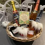 Holiday home Ferme De Chenezeau - 15 Personnes , 7 *