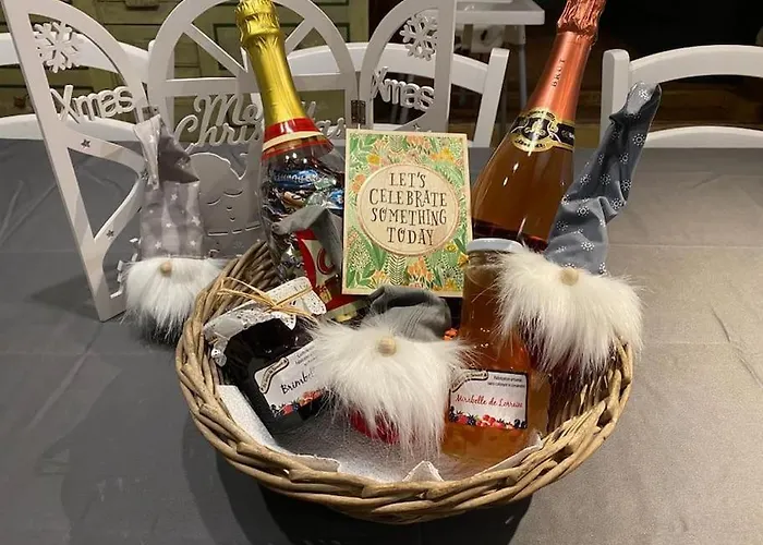 펜션 Ferme De Chenezeau - 15 Personnes , 7 *